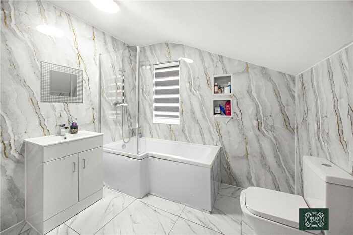 2 Bedroom End Of Terrace House For Sale In Mandeville Road, Enfield, London, EN3