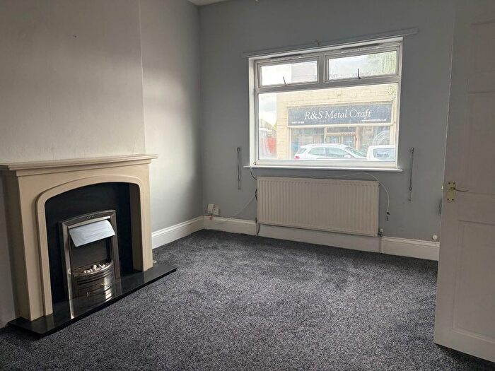 1 Bedroom Flat To Rent In Cambridge Street, Castleford, WF10