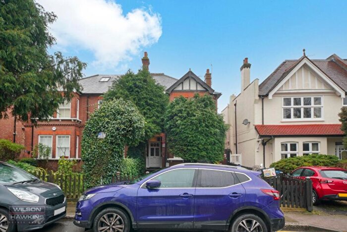 2 Bedroom Flat For Sale In Roxborough Park, Harrow On The Hill, HA1