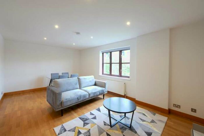 2 Bedroom Flat To Rent In Kingsley Mews, Wapping Lane, E1W