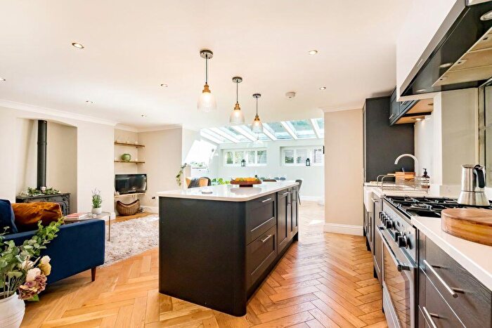 3 Bedroom Apartment For Sale In Hampton Park | Redland, BS6