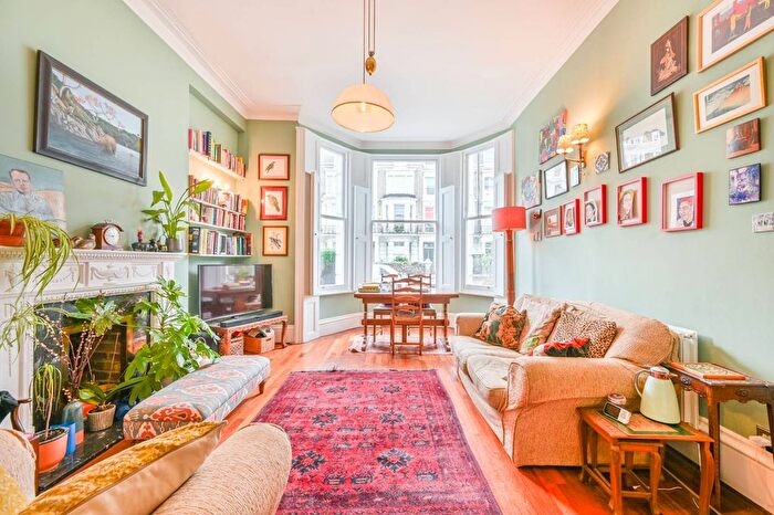 2 Bedroom Flat For Sale In Elsham Road, Holland Park, London, W14
