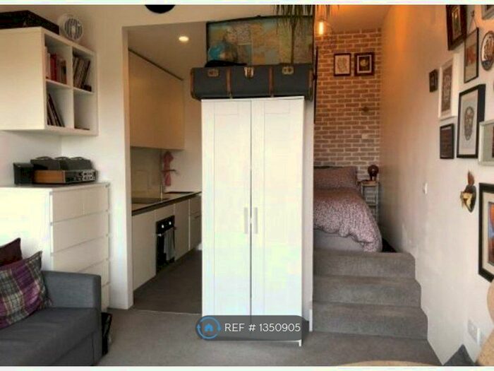 Studio To Rent In Lake Shore, Bristol, BS13