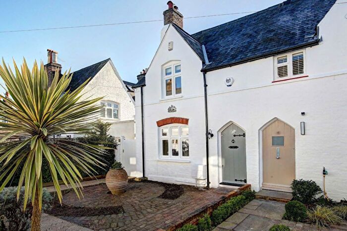 2 Bedroom Property To Rent In Denmark Road, Wimbledon, SW19