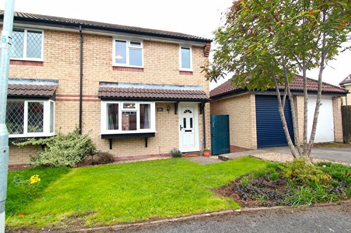 3 Bedroom Semi-detached House For Sale In Berkeleys Mead, Bradley Stoke, BS32