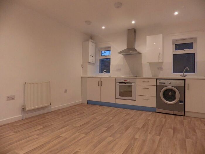 Apartment To Rent In Spareacre Lane, Witney, Oxfordshire, OX29