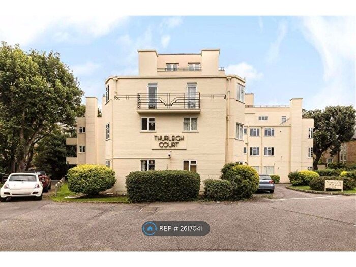 3 Bedroom Flat To Rent In Thurleigh Court, London, SW12