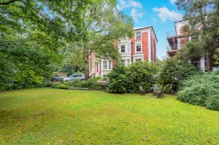 2 Bedroom Flat To Rent In Montacute Gardens, Tunbridge Wells, TN4