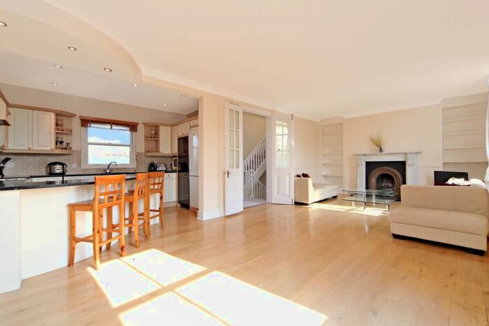 2 Bedroom Maisonette To Rent In Lupus Street, London, SW1V