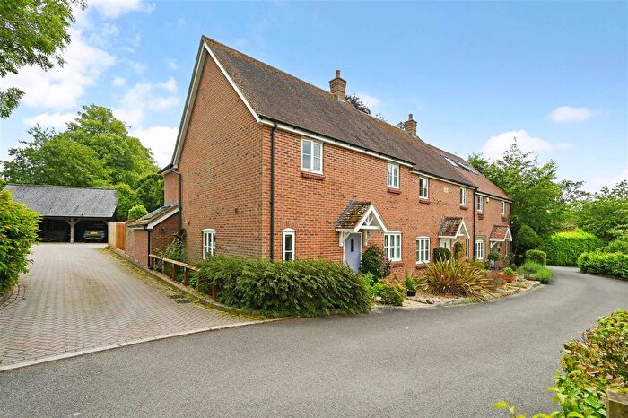 3 Bedroom End Of Terrace House For Sale In Saddlers Mews, Fyfield, Andover, SP11
