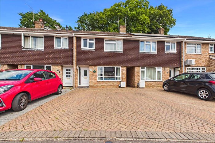 3 Bedroom Terraced House For Sale In Lynwood Drive, Mytchett, Surrey, GU16
