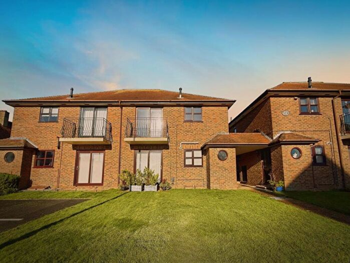 2 Bedroom Flat For Sale In Steyne Road, Bembridge, PO35