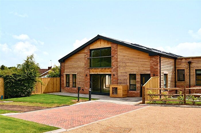 4 Bedroom End Of Terrace House To Rent In Tandridge Lane, Tandridge, Oxted, Surrey, RH8