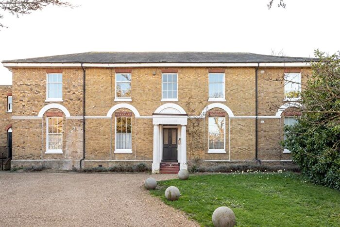 1 Bedroom Flat For Sale In Dames Road, Forest Gate, E7