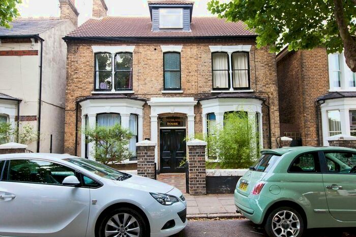 1 Bedroom Flat To Rent In Park Road, SS0