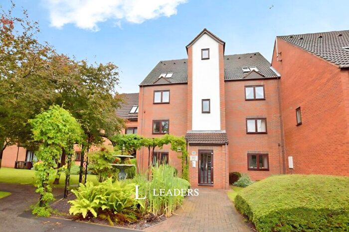 1 Bedroom Apartment For Sale In Dunlin Wharf, Castle Marina, Nottingham, NG7
