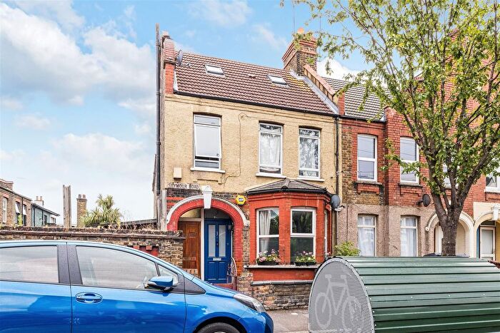 2 Bedroom Flat For Sale In Seymour Road, Leyton, E10