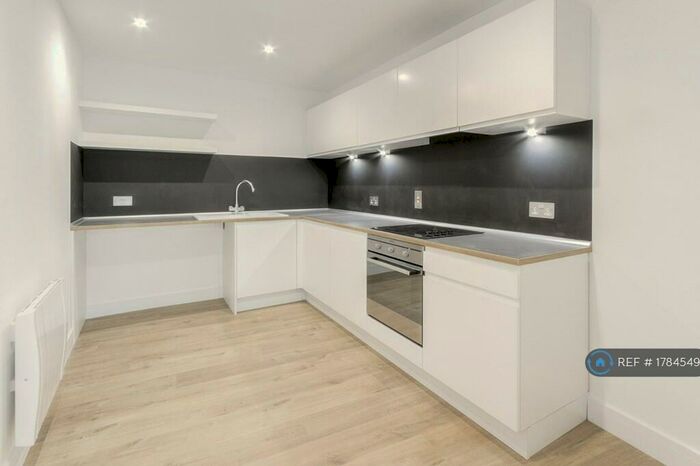 2 Bedroom Flat To Rent In Dalkeith Place, Kettering, NN16