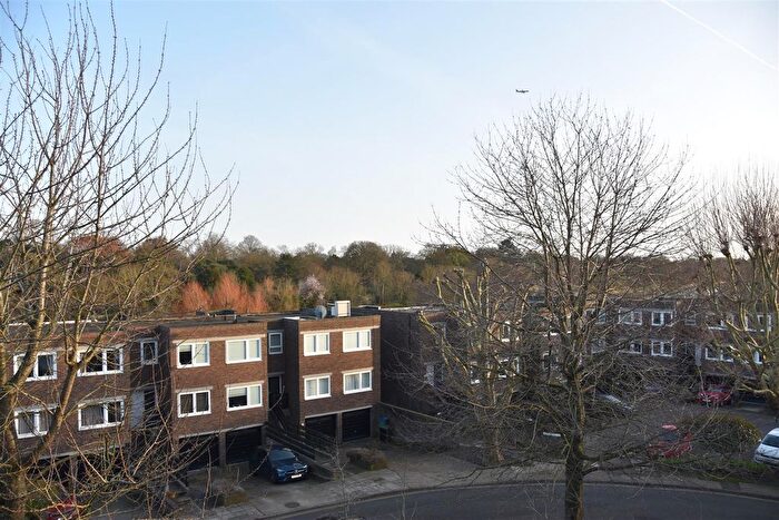 1 Bedroom Flat For Sale In Otho Court, Brentford Dock, Brentford, TW8
