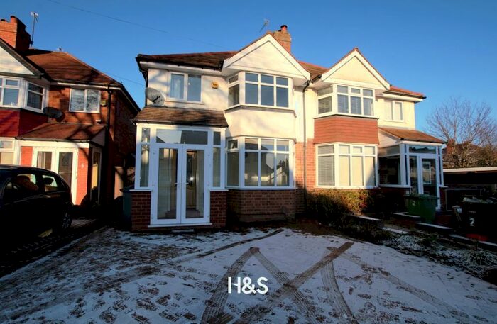 3 Bedroom Semi-Detached House To Rent In Lighthorne Road, Solihull, B91