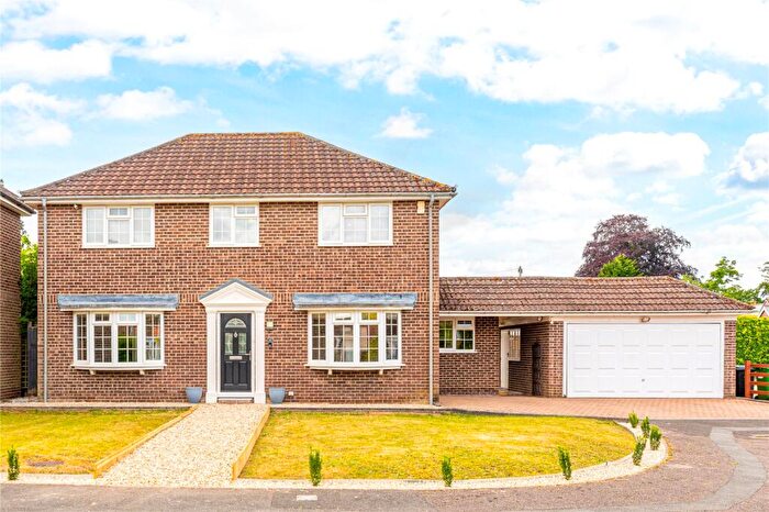 4 Bedroom Detached House For Sale In Speen Place, Speen, Newbury, Berkshire, RG14