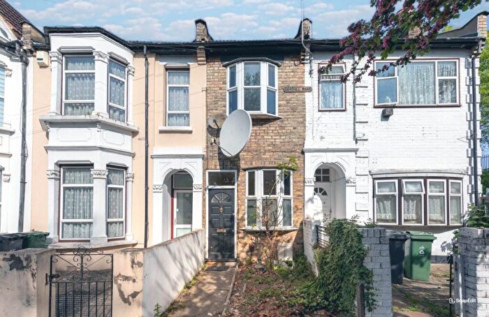 2 Bedroom House To Rent In Goodall Road, Leytonstone, London, E11