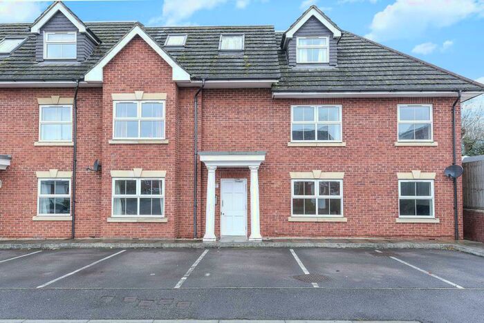 2 Bedroom Apartment To Rent In Blackamoor Lane, Maidenhead, SL6