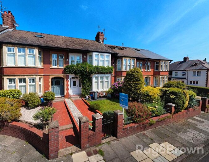 3 Bedroom Terraced House For Sale In Grasmere Avenue, Cyncoed, Cardiff, CF23