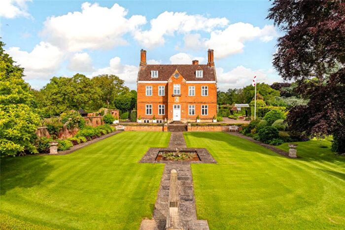 6 Bedroom Detached House For Sale In Tile House Road, Lillingstone Dayrell, Buckingham, Buckinghamshire, MK18