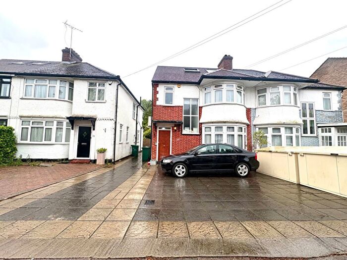 5 Bedroom Semi Detached House For Sale In Brook Avenue, Edgware, HA8