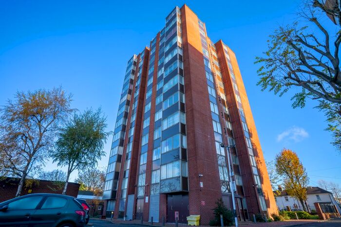 2 Bedroom Flat To Rent In Cumberland Court, Cross Road, Croydon, Surrey, CR0