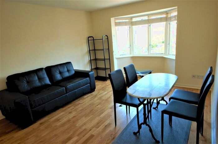 2 Bedroom Apartment To Rent In Bunning Way, Islington, N1