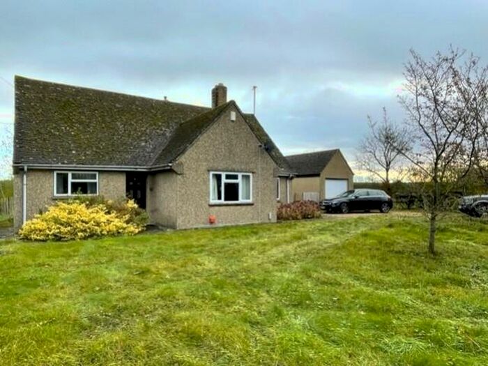 2 Bedroom Terraced House To Rent In The Bungalow Station Road, Bampton, OX18