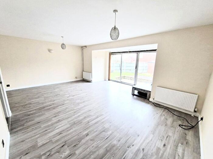 5 Bedroom Semi-Detached House To Rent In Fairfax, Bracknell, Berkshire, RG42