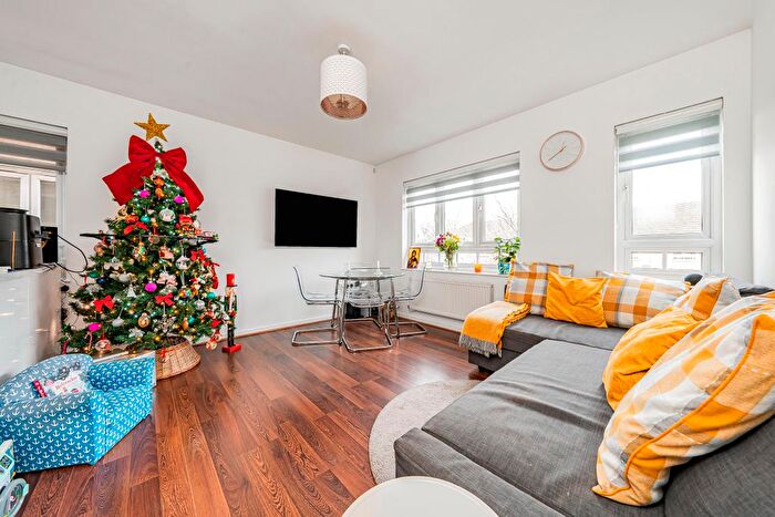 2 Bedroom Flat For Sale In Viridian Court, Ashford Road, TW13