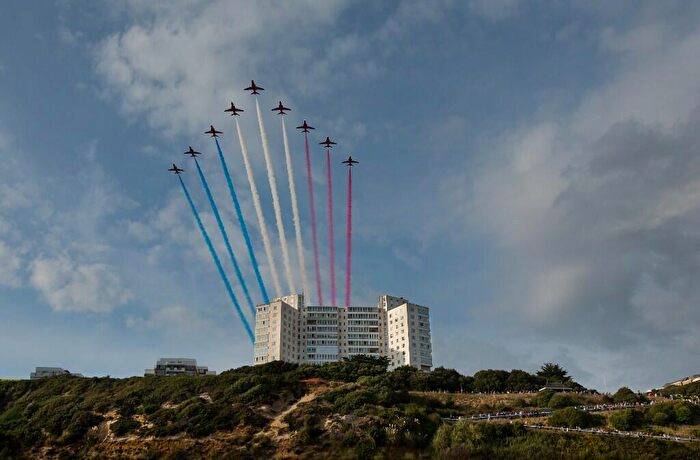 3 Bedroom Apartment For Sale In Manor Road, Bournemouth, Dorset, BH1