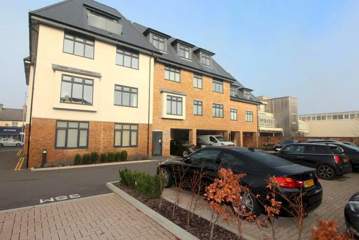2 Bedroom Flat To Rent In Lymington Road, Highcliffe, Christchurch, BH23