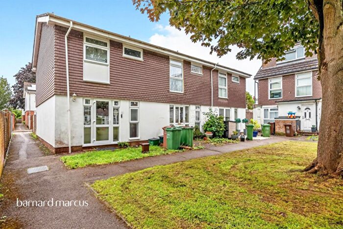 3 Bedroom Terraced House For Sale In Carew Road, Wallington, SM6