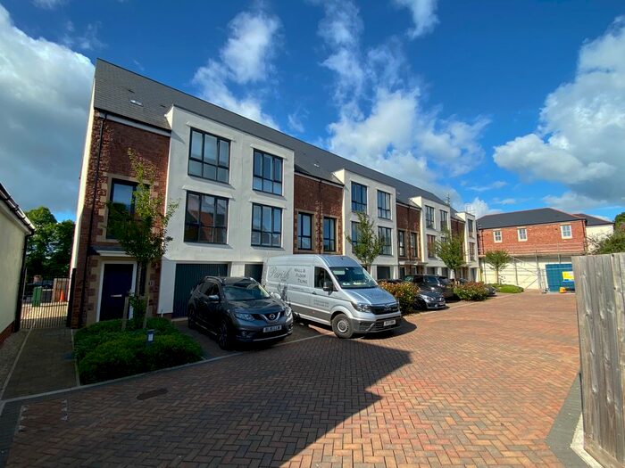 3 Bedroom Town House To Rent In Cherry Tree Mews, Cotford St Luke, TA4
