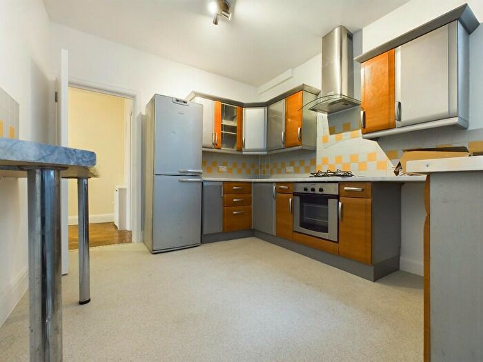 3 Bedroom Terraced House For Sale In Windlesham Avenue, BN1