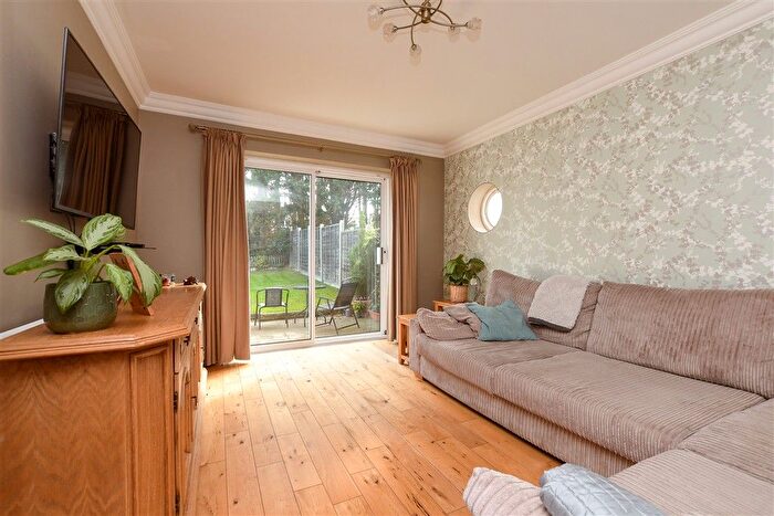 4 Bedroom Semi-detached House For Sale In Merland Rise, Tadworth, Surrey, KT18