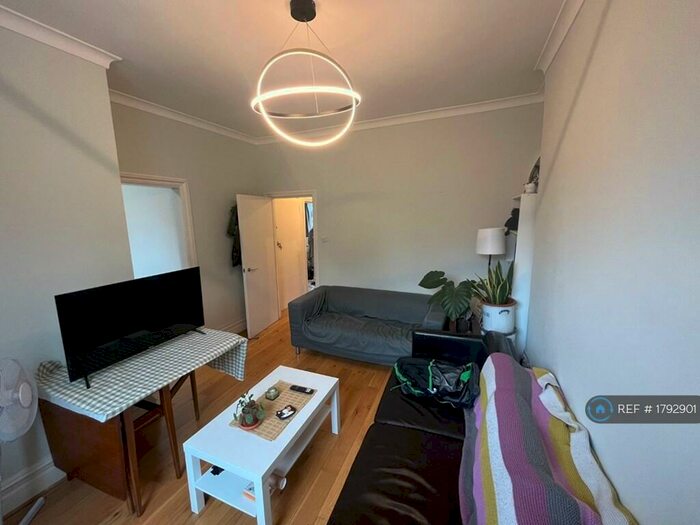 2 Bedroom Flat To Rent In Chichele Road, London, NW2