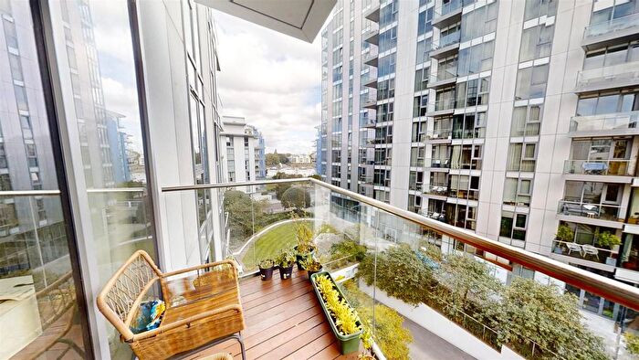 2 Bedroom Flat For Sale In Eastfields Avenue, Putney, London, SW18