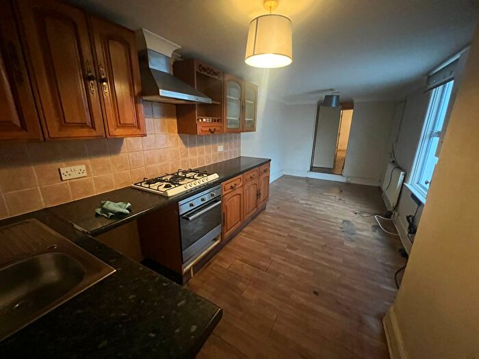 2 Bedroom Flat To Rent In Colegrave Road, London, E15