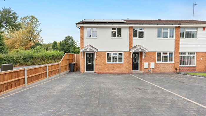 3 Bedroom End Of Terrace House To Rent In Snowford Close, Shirley, B90