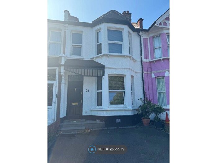 1 Bedroom Flat To Rent In Plough Lane, London, SW19