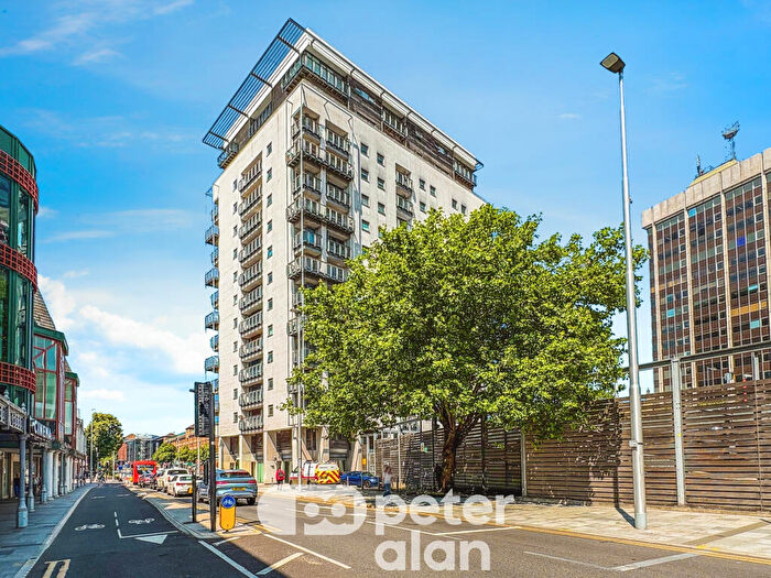 2 Bedroom Flat To Rent In The Aspect, Queen Street, Cardiff, CF10