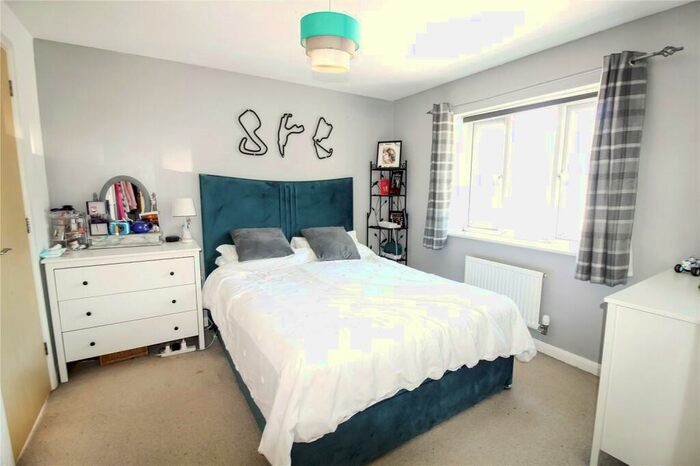 3 Bedroom End Of Terrace House For Sale In Daisy Brook, Royal Wootton Bassett, Swindon, Wiltshire, SN4
