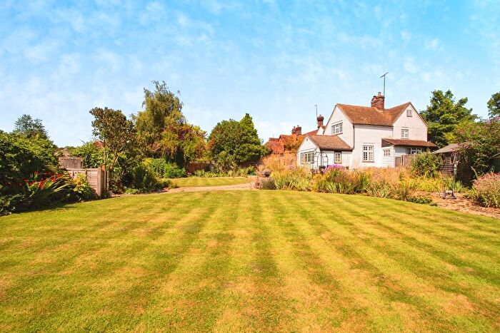 3 Bedroom Semi-Detached House For Sale In Leighton Buzzard Road, Water End, Hemel Hempstead, HP1