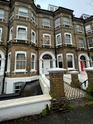 4 Bedroom Flat To Rent In Cromwell Road, Hove, BN3
